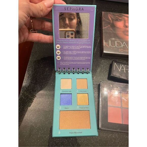 Bundle of makeup products - Picture 2 of 16